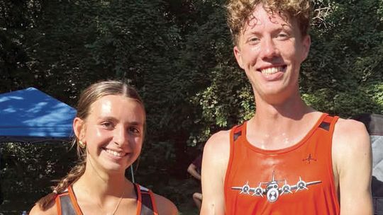 Bombers, Cyclones Race in First to the Finish Invite