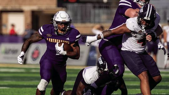 Leathernecks Roll Past UT Martin 55-24 in Homecoming Game
