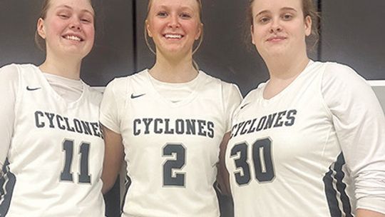 Lewistown Spoils Cyclones Senior Night