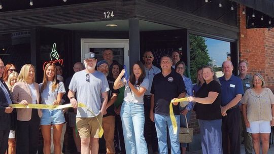 Ribbon Cutting Held for 30th Anniversary of Sports Corner @124
