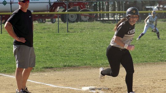 Rockets Rally Late To Thwart Cyclones Upset Bid