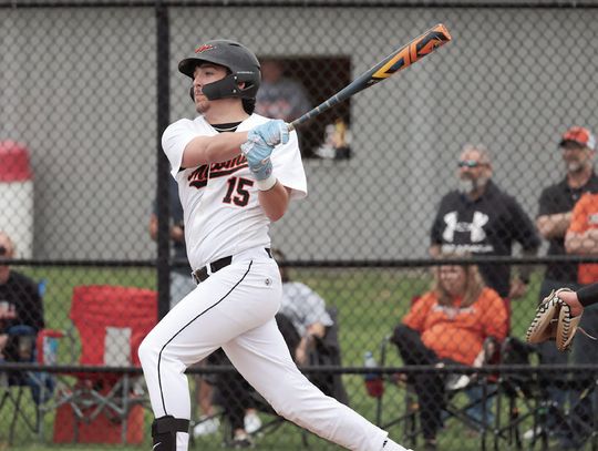 Bombers Complete Unbeaten Week On The Diamond