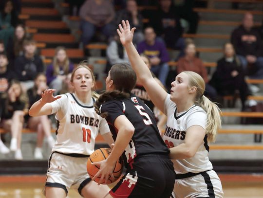 Bombers Grounded By Titans In Pre-Holiday Finale