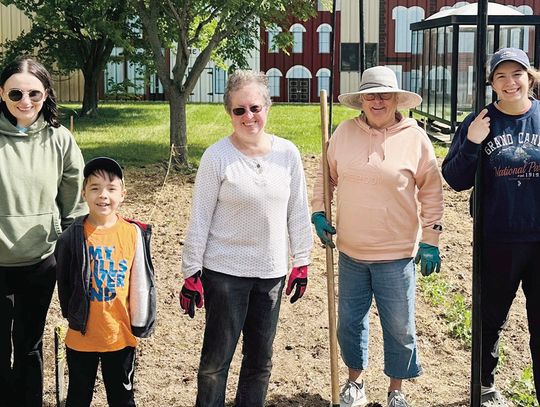 Community Volunteers Drive Giving Gardens’ Success