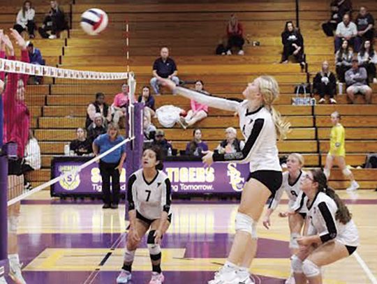 Cyclone Volleyballers Capture 2nd Place At Sherrard Tourney