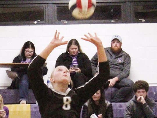 Cyclone Volleyballers Drop Regular Season Finale
