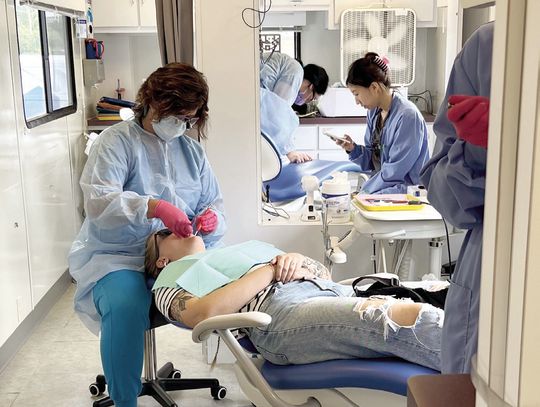 Eagle View Community Health System Brings Mobile Dental Clinic to WIU