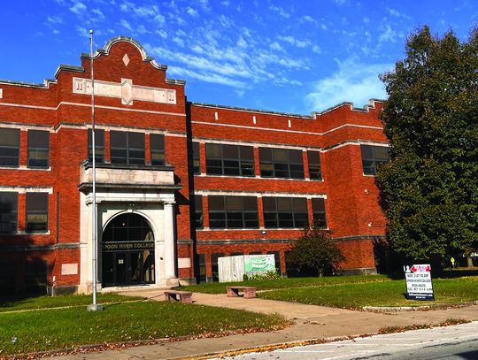 Home to Macomb High for 54 Years to be Auctioned