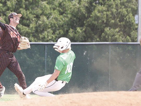 Hornets Sting Bombers In Winning Regional Title Saturday