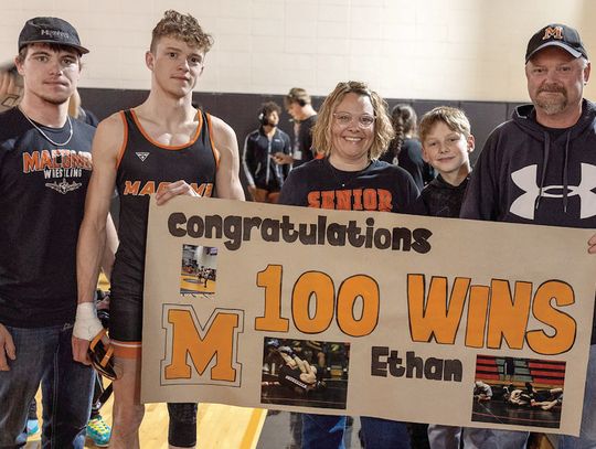 Hoyt, McPheeters Notch 3rd Place Finishes At Tourney