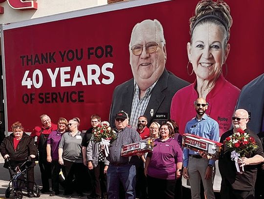 Hy-Vee Honors 40 Years of Service