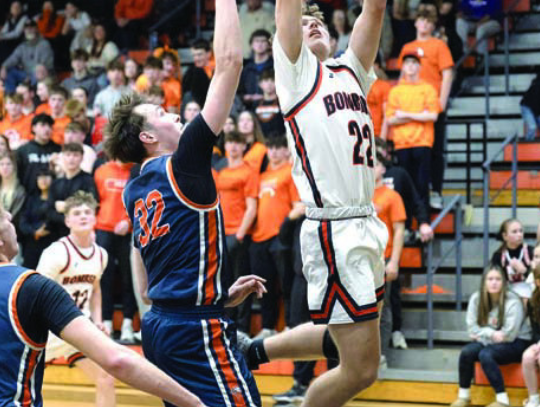 Illini West Shuts Down Bombers To Clinch Division