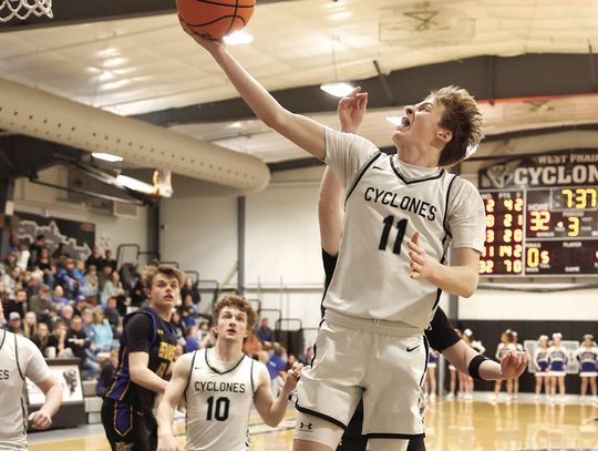 Late Surge Lifts Cyclones Past Pesky Suns