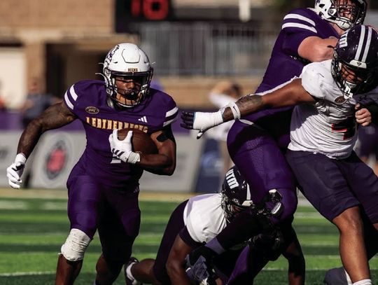 Leathernecks Roll Past UT Martin 55-24 in Homecoming Game