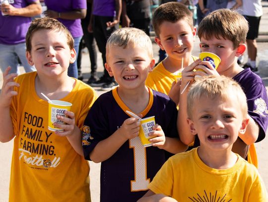 Leathernecks Win Big on WIU Family Day