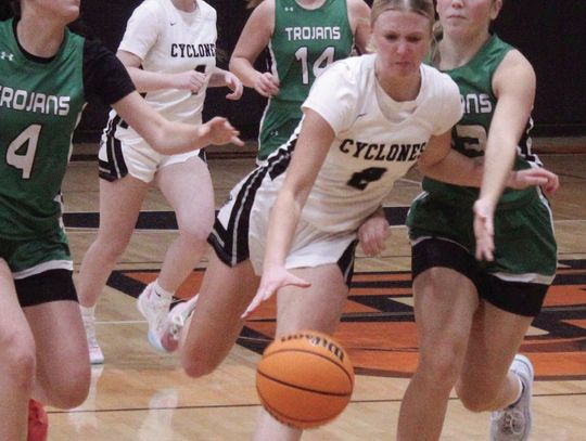 Lundgren And Hyde Place At Crimsons Invite