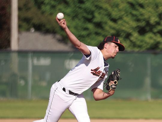 MHS Baseball Splits Prairieland Contests