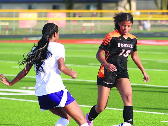 Second Half Burst Propels Chargers Past Bombers 5-1