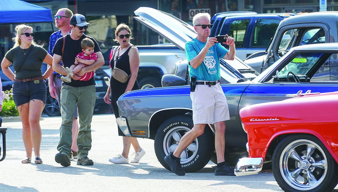 22nd Park N' Cruise Fills Macomb Square 22nd Park N' Cruise Fills Macomb Square