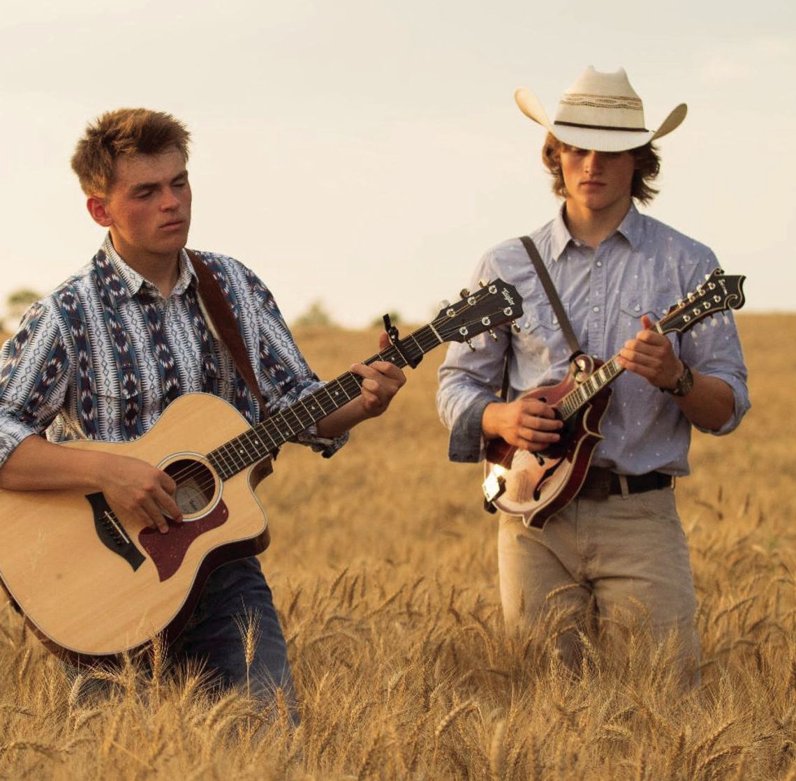 Bluegrass Duo Performs at Hickory Ridge in Ellisville