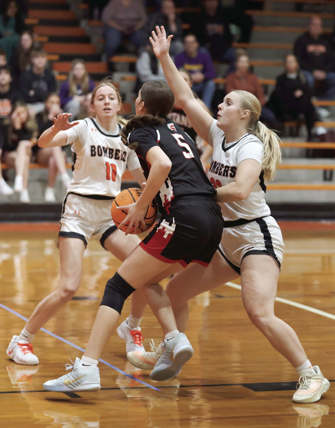 Bombers Grounded By Titans In Pre-Holiday Finale Bombers Grounded By Titans In Pre-Holiday Finale