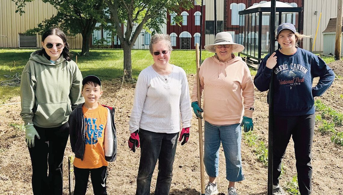 Community Volunteers Drive Giving Gardens’ Success Community Volunteers Drive Giving Gardens’ Success