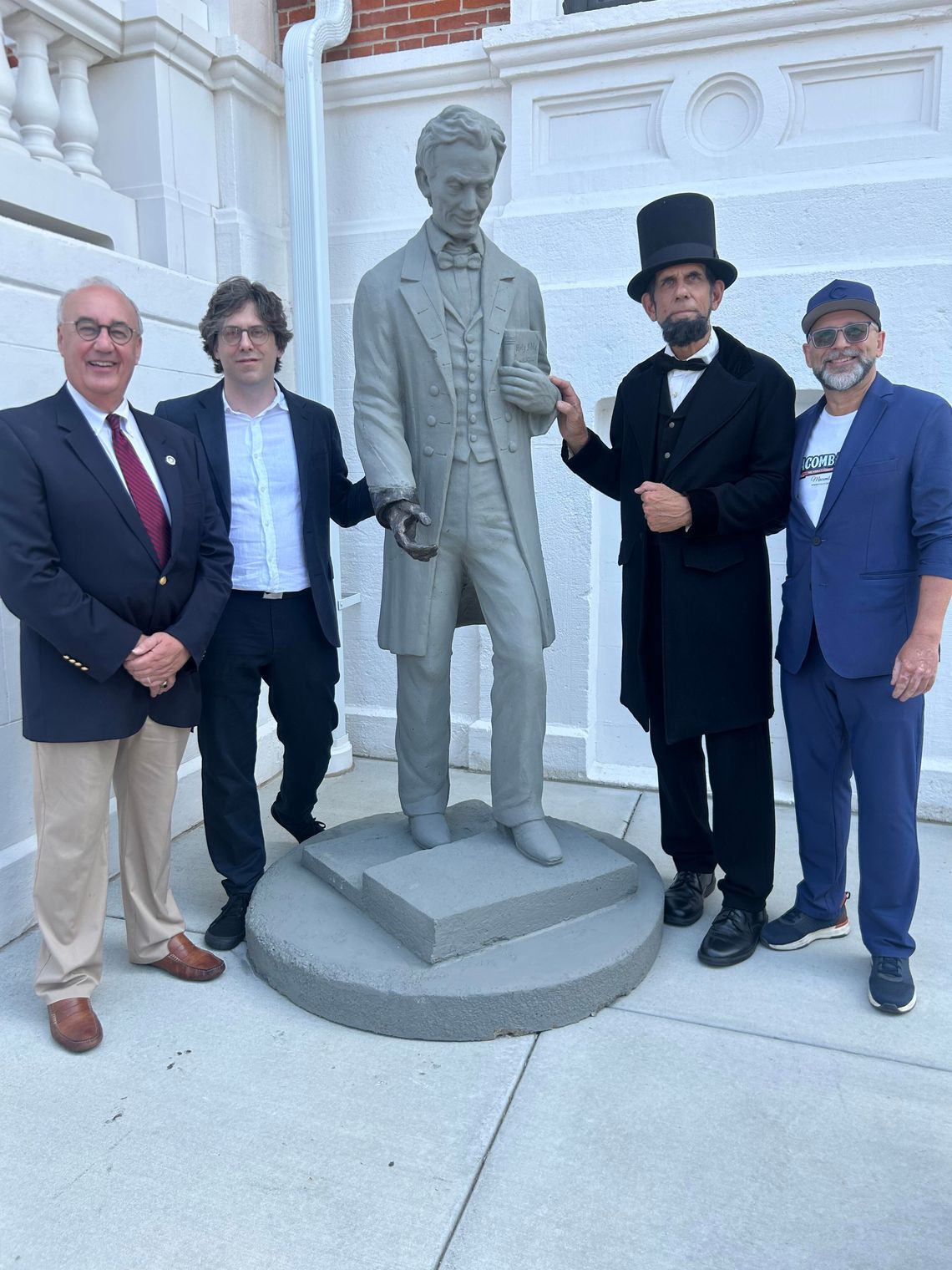 Lincoln Statue Unveiled in Macomb's HIstoric Downtown Square Lincoln Statue Unveiled in Macomb's HIstoric Downtown Square