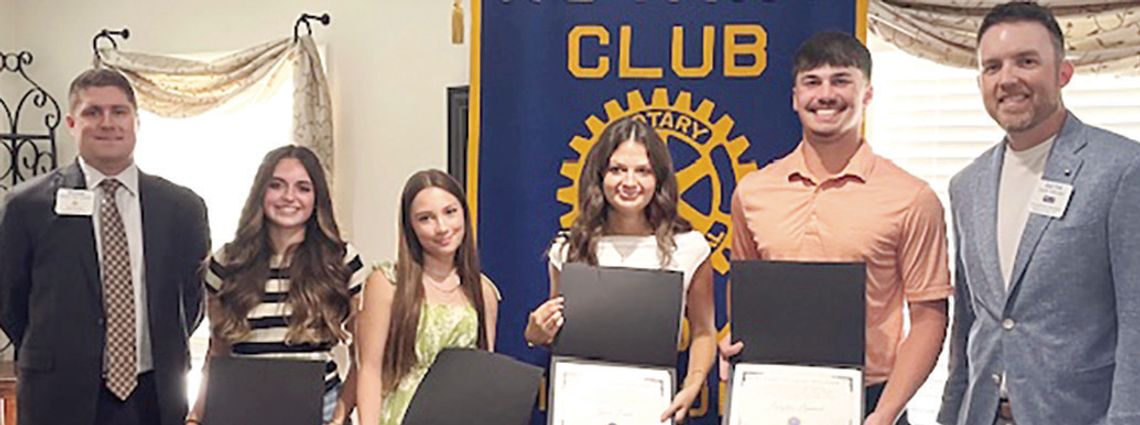 Rotary Presents Scholarships to Local Students to Attend WIU, SRC Rotary Presents Scholarships to Local Students to Attend WIU, SRC