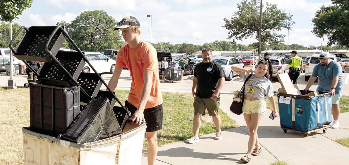 WIU Releases 10th Day Numbers: Enrollment Exceeds Expectations WIU Releases 10th Day Numbers: Enrollment Exceeds Expectations