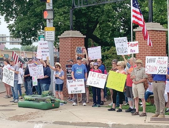 No Kings protest in Macomb